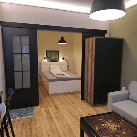 New In The Center Next To Ndk Apartment *